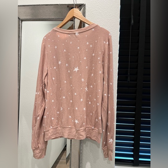 WILDFOX BAGGY BEACH JUMPER STARS SIZE: M COLOR: PINK W/WHITE STARS - Picture 2 of 3